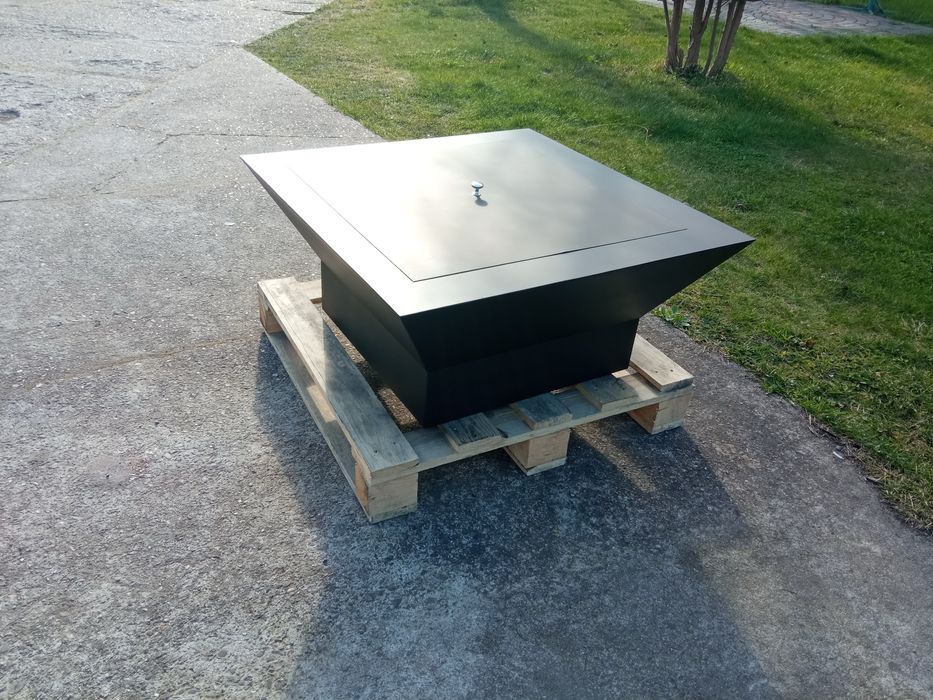 Palenisko 100x100cm z rusztem  i pokrywą.