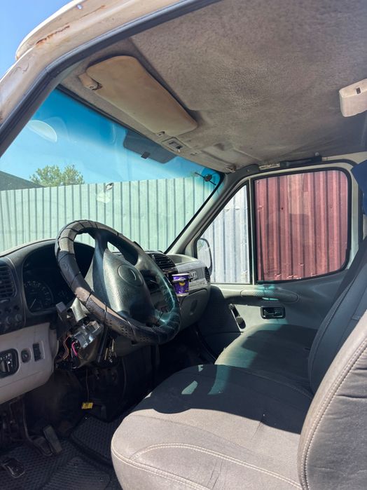 Машина Ford Transit