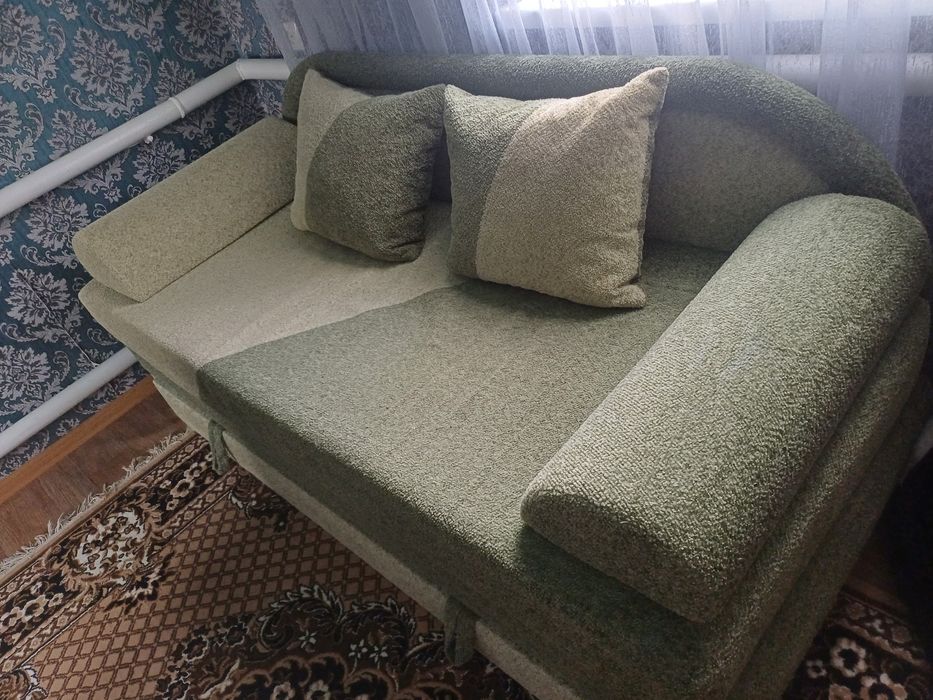 Продам диван ТЕРМІНОВО