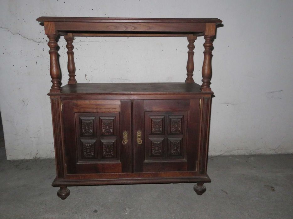 Aparador/comoda em mogno