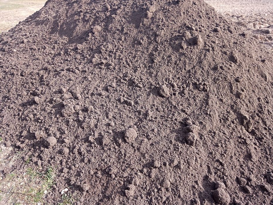 Ziemia ogrodowa przesiewana siana