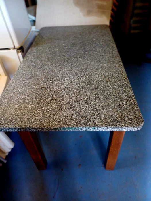 mesa com tampo de granito 6 cadeiras
