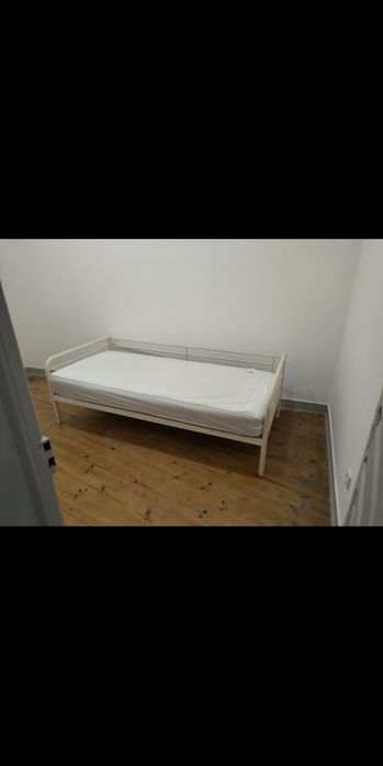 Quarto Póvoa de santa iria 200m estação comboios