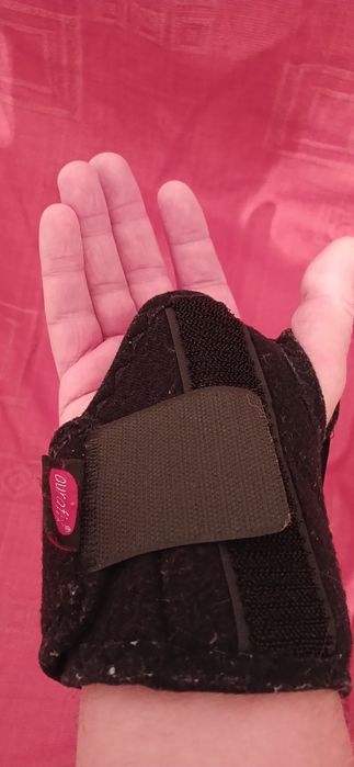 Неопренова пов'язка бандаж для зап'ястя