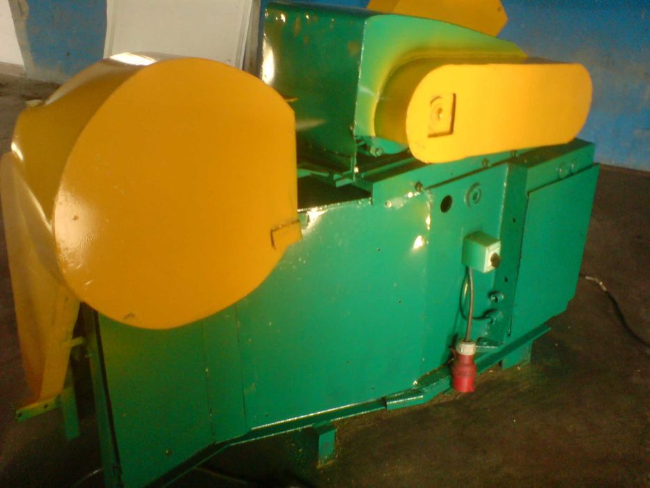 Automat przecinarka do drewna metalu plastiku czy innych materiałów