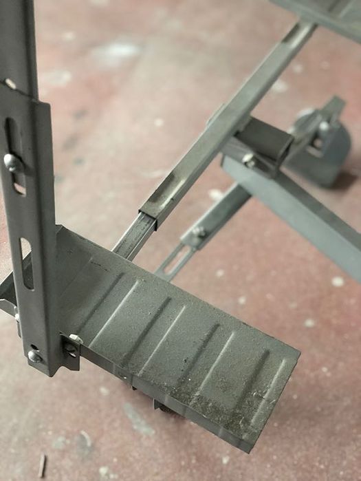 suporte metálico para TV e DVD de parede