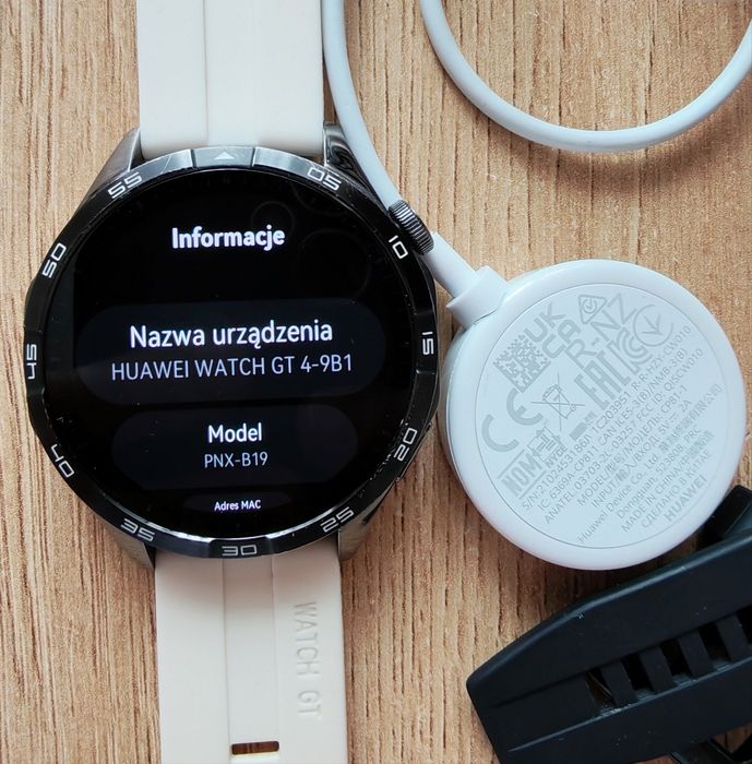 SmartWatch Huawei Watch GT 4 z ładowarką, 2 paski.