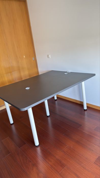 Secretária para 2 pessoas - 1,60 x 1,20 m
