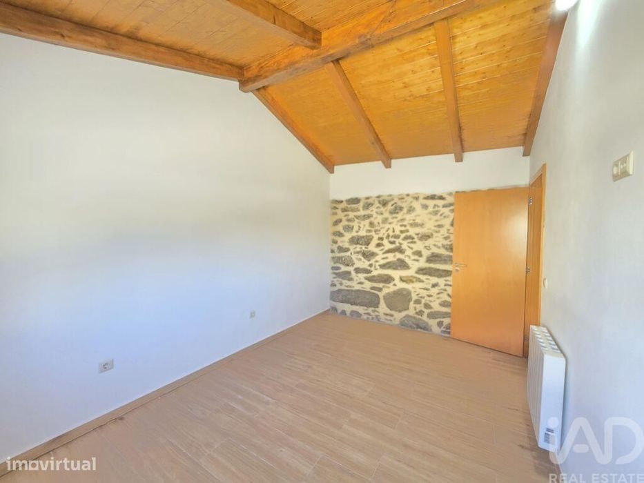 Casa de Campo T3 em Candemil e Gondar de 88 m2