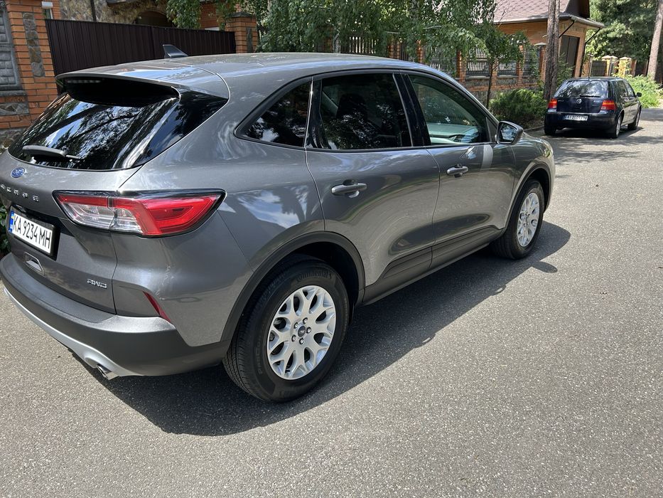 Ford escape 2022 року .