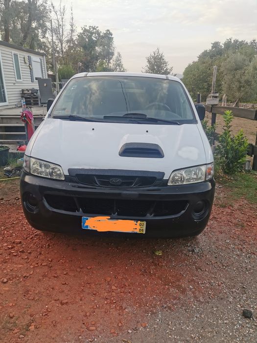 Hyundai H1 alcatifada e isolada