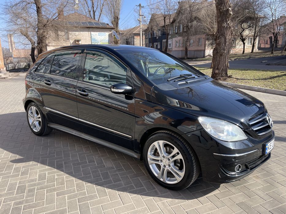 Mercedes benz b220