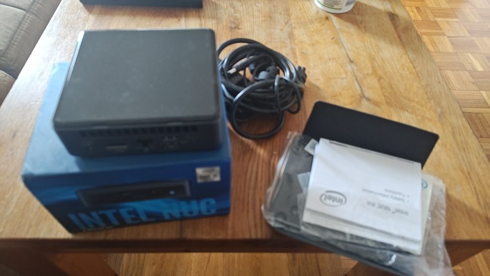 NUC10FNK 12gb ram, 256gb ROON