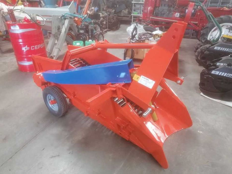 Maquina tirar batatas de duas linhas , arrancador