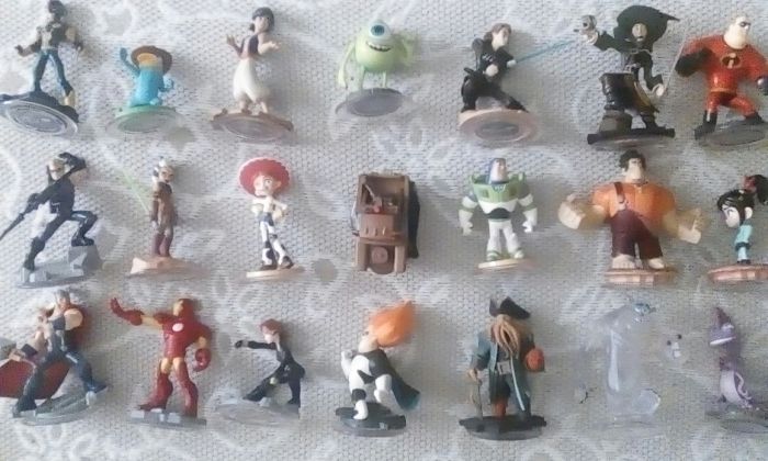 Jogos wii e ps3 e figuras 1, 2 e 3