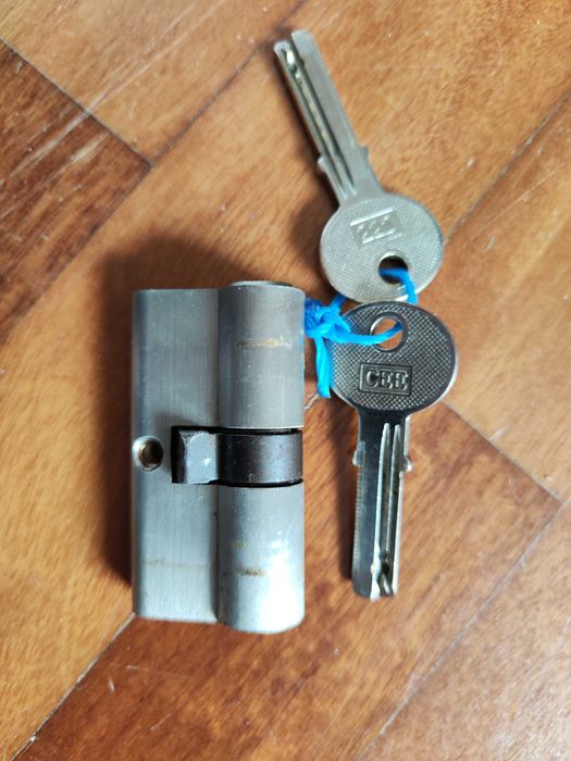 Canhão standard com 2 chaves para portas e portões