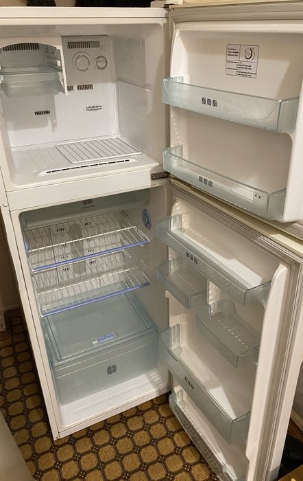 Холодильник Samsung