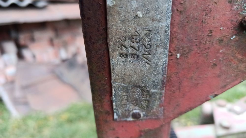 Продам польський плуг 3 корпусний
