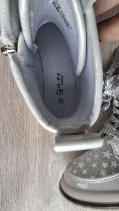 Wysokie trampki dziewczęce rozmiar 34