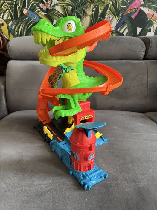 Tor Hot Wheels Remiza T-Rexa
