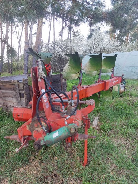 plug pługi  kverneland agrolux overum massey ferguson