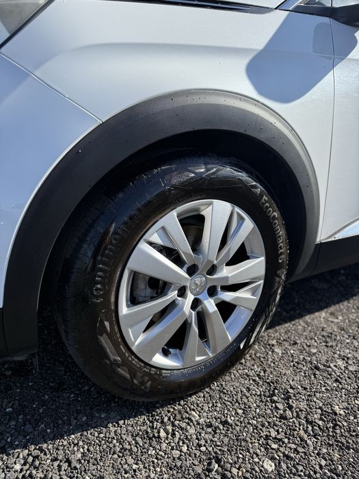 Peugeot 3008 - 1.6 HDI Allure