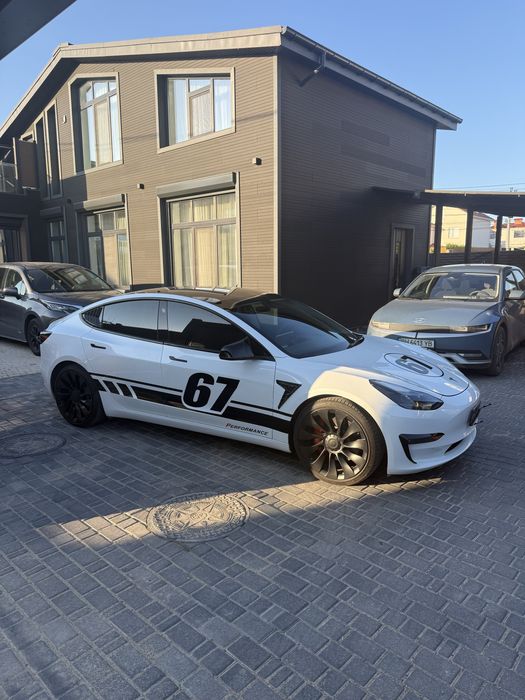 Tesla model 3 perfomance 2023 в наявності в Одесі