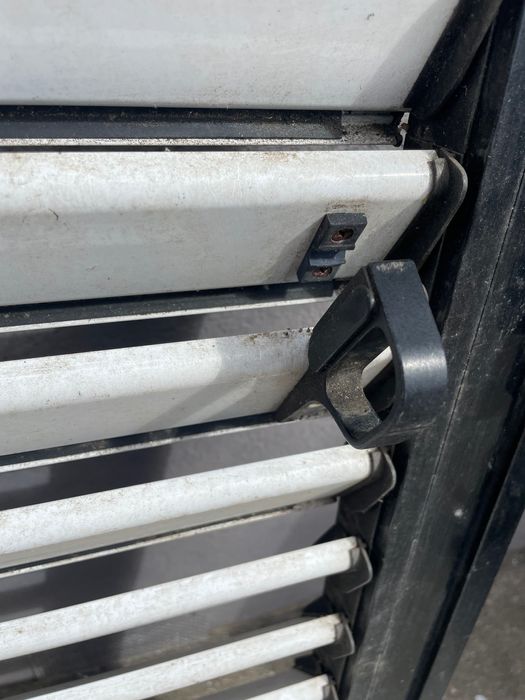 Janelas com Persianas em Alumínio