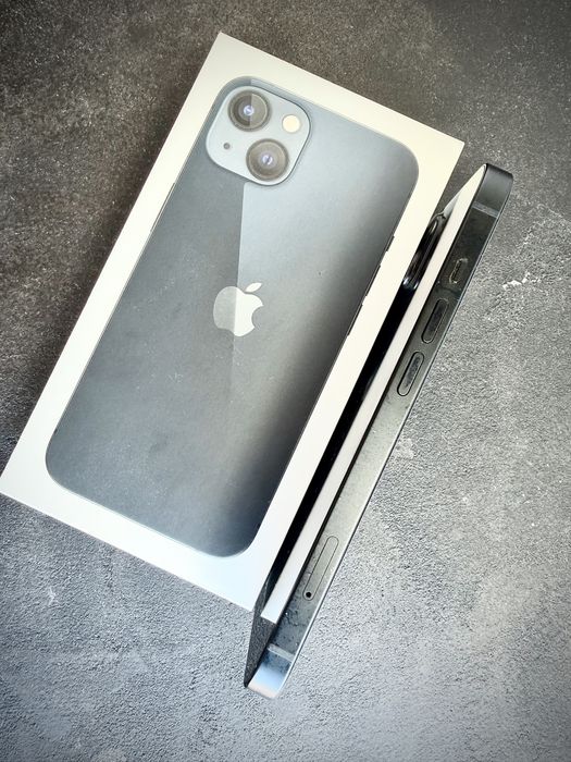 Продам iPhone 13