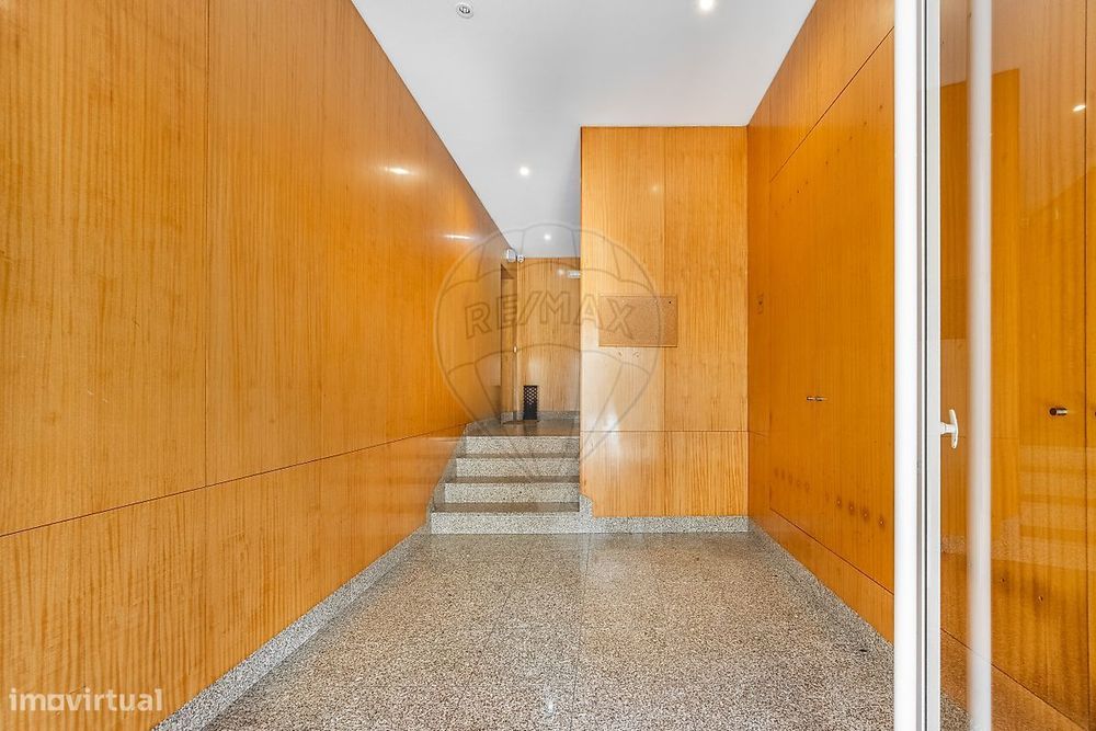 Apartamento T2 com suite e garagem fechada, em Nogueira, Braga!