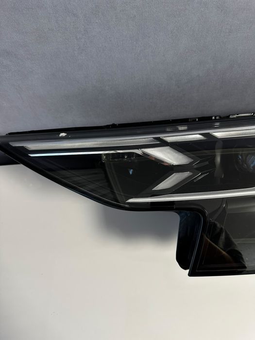 Audi Q8 фара ліва лазер