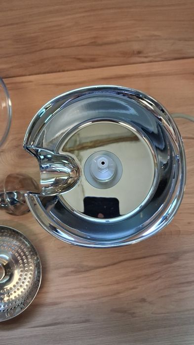 Sprzedam elegancką wyciskarkę do cytrusów SMEG CJF01, kolor biały, seria 50’s Style.
