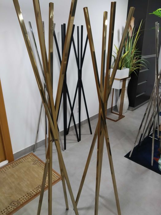 Cabides (bengaleiros) em inox e em ferro lacado