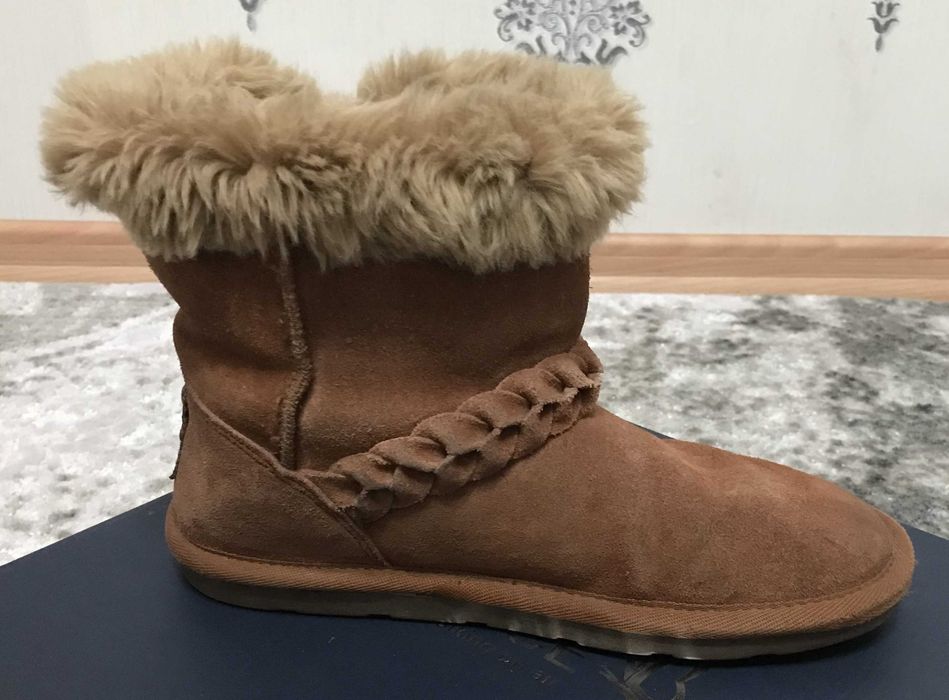 Демісезонні чоботи уггі від фірми Next