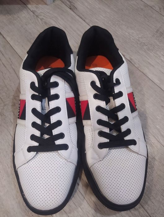 Чоловічі кросівки .Шубка.