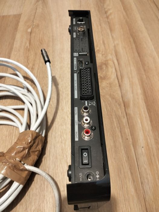 Dekoder do telewizora wraz z kablem koncentrycznym