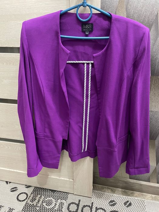 Гарний піджак жіночий