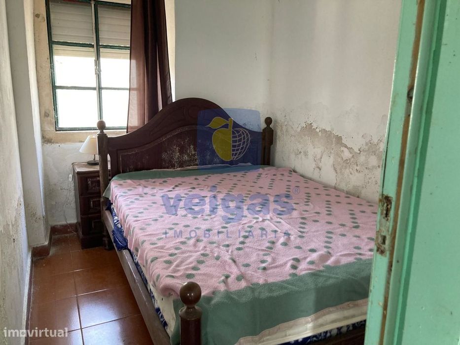Casa Típica Portuguesa com Terreno de 6346m2