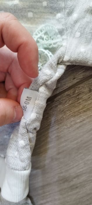 Spodnie i bluza z kapturkiem dla niemowląt  rozmiar 56