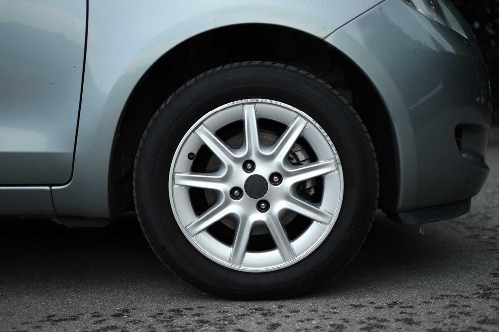 Toyota Yaris 1.0 Gasolina 5p - 12/2006 - 163mil kms