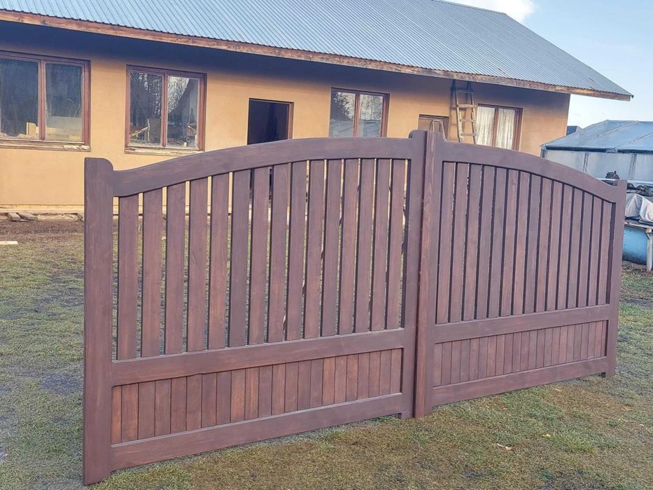 Brama wjazdowa drewniana