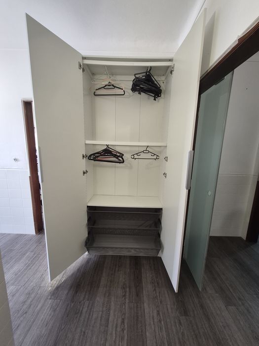 Roupeiro PAX IKEA como novo