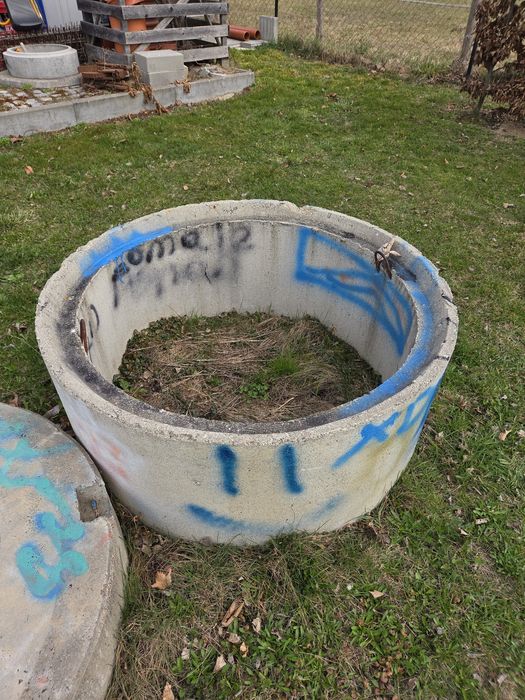 Kręgi betonowe sprzedam