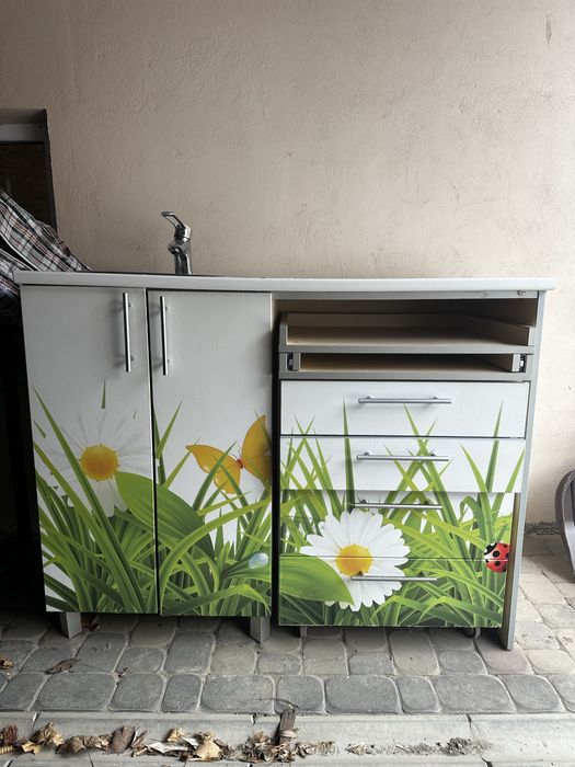 Офісні меблі. Меблі в салон краси. Мийка з тумбочкою.