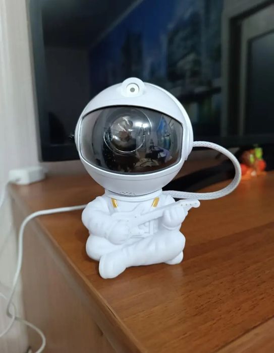 Проектор светильник космонавт