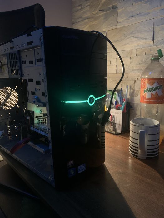 Komputer stacjonarny 2.7Ghz/3Gb