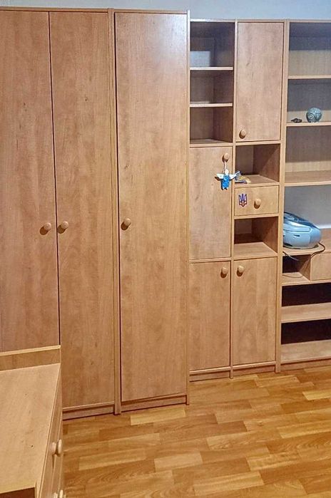 Комплект меблів для дитячої кімнати
