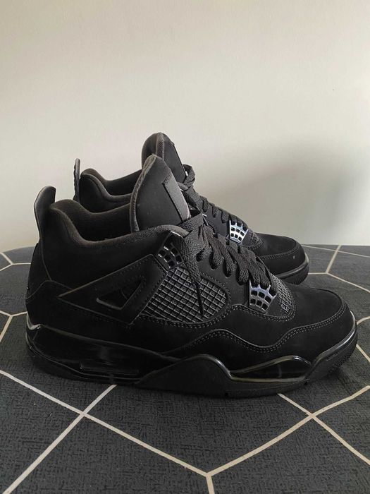 Air Jordan 4 black cat