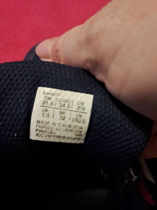Adidasy chłopięce Asics.