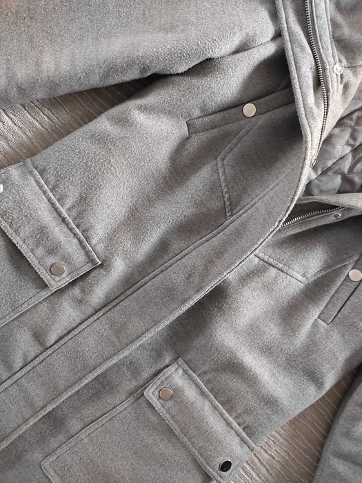 House szary płaszcz na zimę S 36 na pikowanej podszewce ocieplany